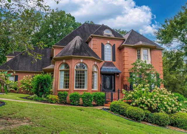 Property at 904 Driver Rd NW, Fort Payne, AL 35967, 4 beds, 4.5 baths
