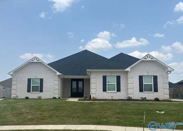 Property at 26415 Birkshire Ln, Athens, AL 35613, 4 beds, 3 baths