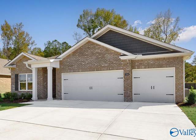 Property at 7064 SE Regency Ln, Gurley, AL 35748, 4 beds, 3 baths