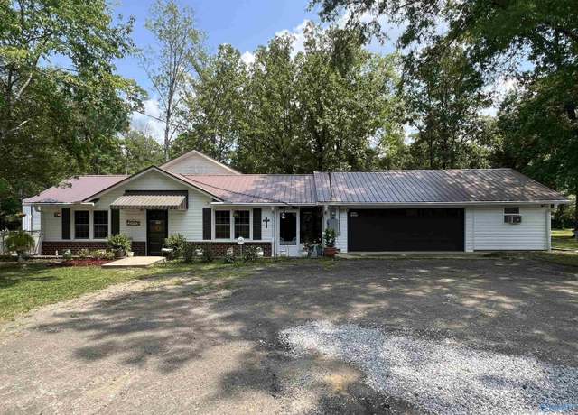 Property at 2049 Ewing Ave, Gadsden, AL 35901, 2 beds, 2 baths