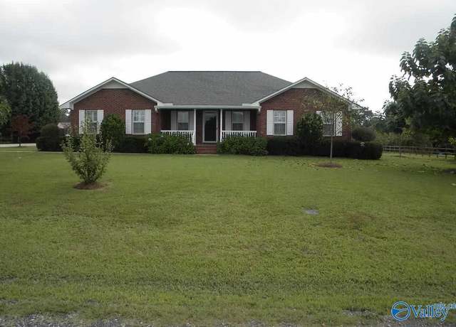 Property at 127 Road 1982, Crossville, AL 35962, 4 beds, 2 baths