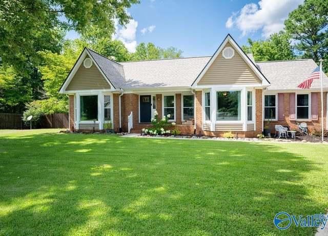 Property at 104 Onyx Ct, Huntsville, AL 35810, 3 beds, 2 baths