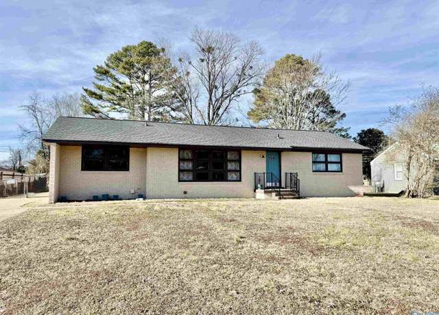Property at 2206 NW Lynn Dr, Huntsville, AL 35810, 3 beds, 2 baths