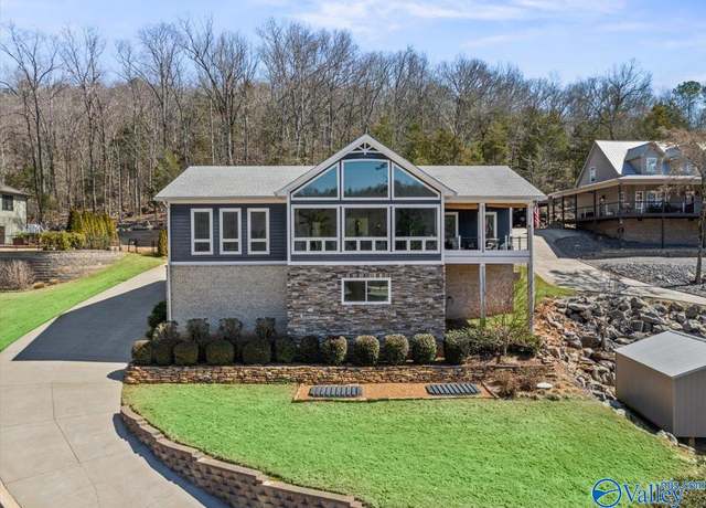 Property at 2014 White Elephant Rd, Grant, AL 35747, 2 beds, 3 baths
