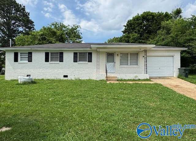 Property at 6300 Matic Rd NW, Huntsville, AL 35810, 4 beds, 2 baths