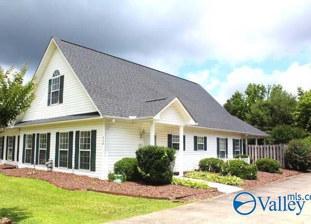 Property at 934 Sundown Dr NW, Arab, AL 35016, 2 beds, 2 baths