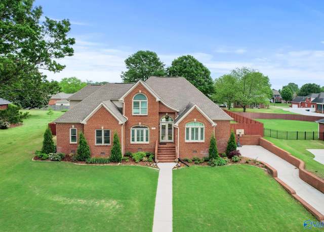 Property at 117 Hillsgate Dr, Madison, AL 35757, 5 beds, 3.5 baths