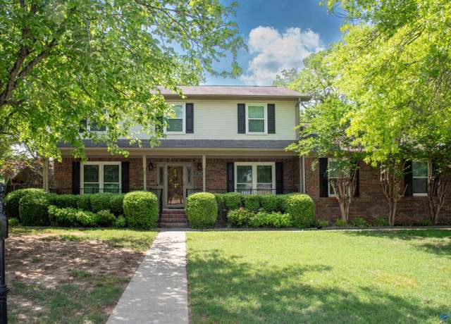 Property at 1301 Regency Blvd, Decatur, AL 35601, 4 beds, 2.5 baths