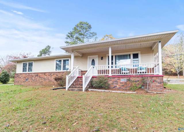 Property at 4236 Broad St, Scottsboro, AL 35768, 3 beds, 1 bath