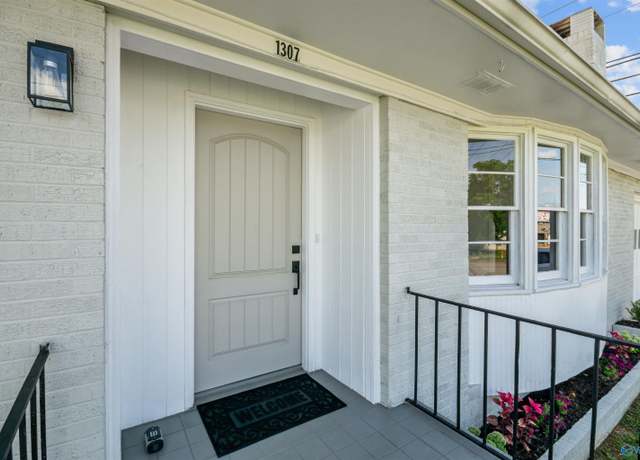 Property at 1307 Pulaski Pike, Huntsville, AL 35816, 3 beds, 1.5 baths