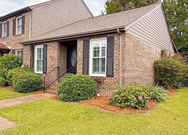 Property at 412 Lakepoint Dr, Gadsden, AL 35901, 2 beds, 2 baths