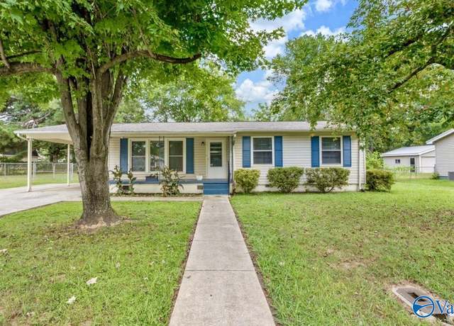 Property at 1404 Tower St, Athens, AL 35611, 3 beds, 1 bath