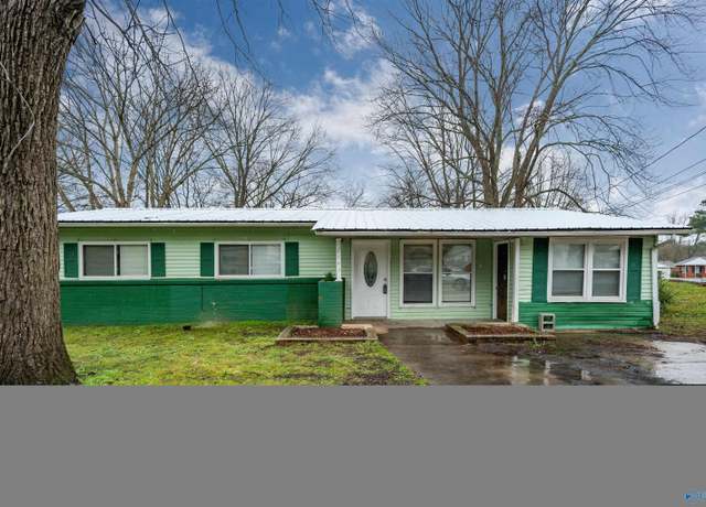Property at 2143 NW Griffith Dr NW, Huntsville, AL 35810, 3 beds, 1 bath
