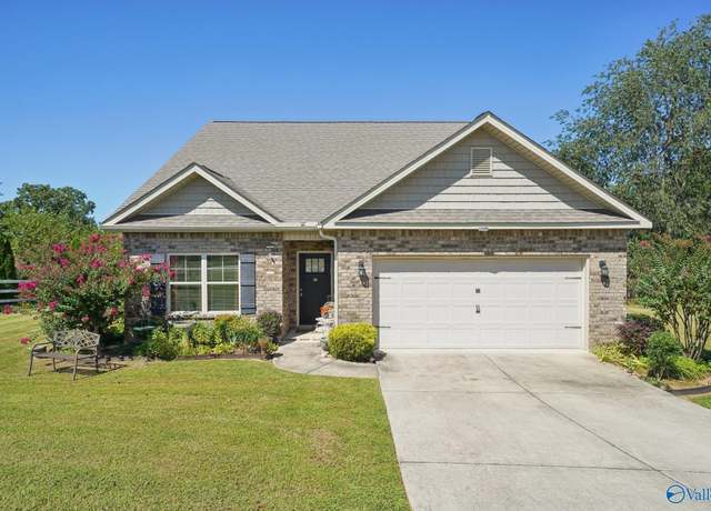 Property at 106 Lazy Oak Dr, New Market, AL 35761, 3 beds, 2 baths