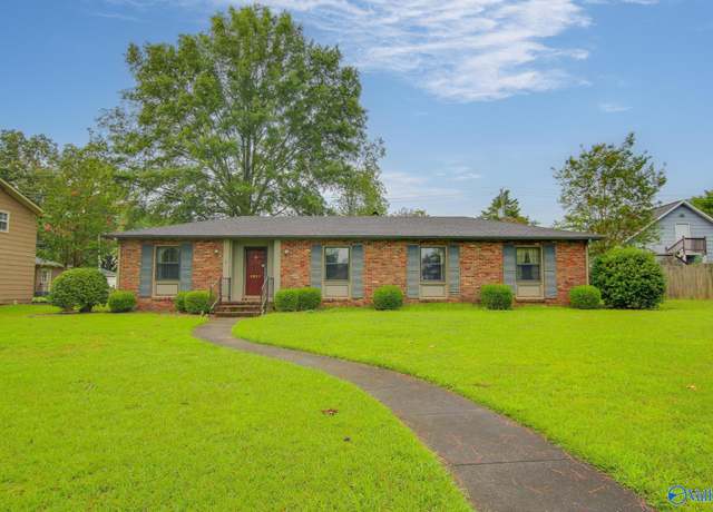 Property at 2610 Sherwood Dr SE, Decatur, AL 35601, 4 beds, 2 baths