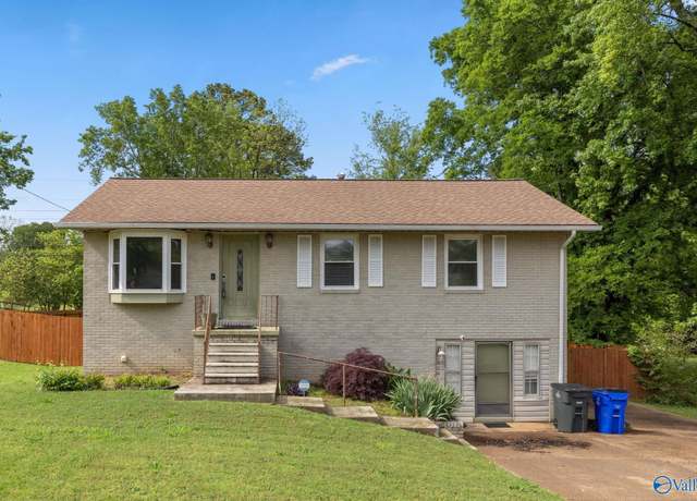 Property at 214 Pamplin Ave, Florence, AL 35633, 4 beds, 2 baths