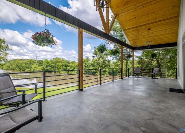 Property at 1218 Fitts Ferry Rd, Gadsden, AL 35901, 3 beds, 2 baths