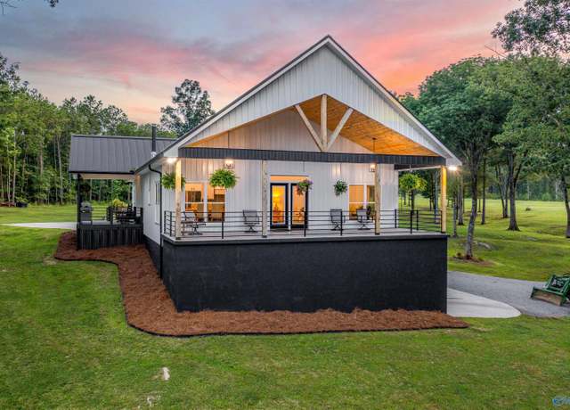 Property at 1218 Fitts Ferry Rd, Gadsden, AL 35901, 3 beds, 2 baths