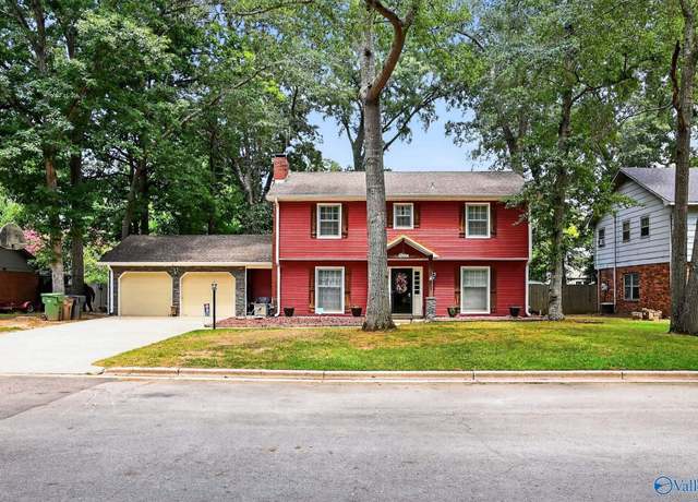 Property at 1922 SW Leeann St, Decatur, AL 35601, 4 beds, 2.5 baths