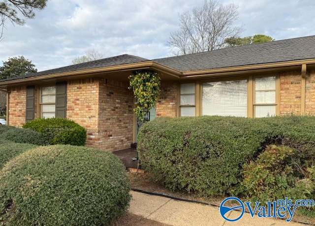 Property at 6812 Chadwell Rd SW, Huntsville, AL 35802, 3 beds, 2 baths