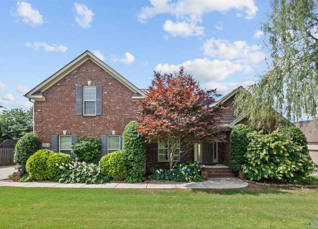 Property at 7554 Crestridge Dr, Owens Cross Roads, AL 35763, 4 beds, 4.5 baths