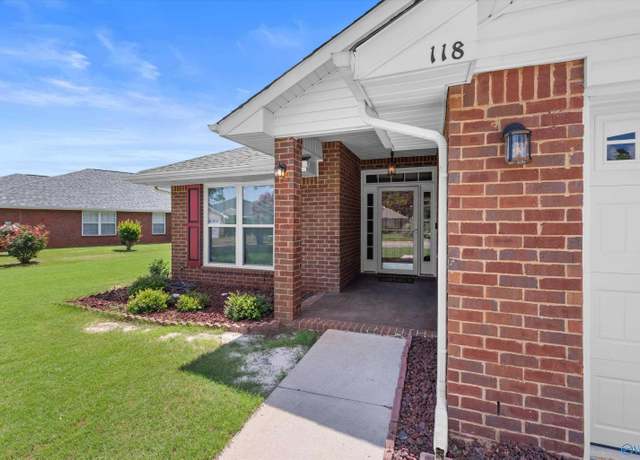 Property at 118 Herrick Dr, Huntsville, AL 35824, 4 beds, 2 baths