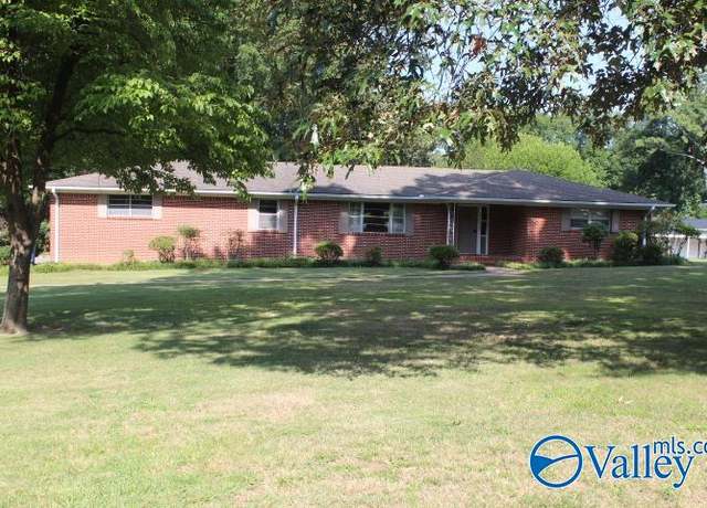 Property at 371 Church Ave, Rainsville, AL 35986, 3 beds, 2 baths