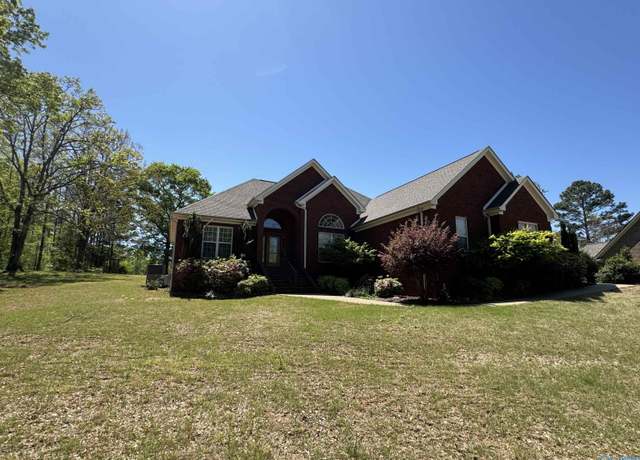 Property at 211 Woodfern Dr, Killen, AL 35645, 3 beds, 2 baths