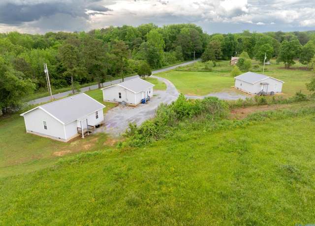 Property at 6178 County Road 121, Fort Payne, AL 35967, 6 beds, 3 baths