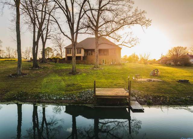 Property at 51 Thornhill Rd, Boaz, AL 35956, 5 beds, 4.5 baths
