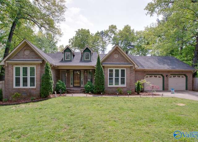 Property at 326 Bluff Dr NE, Hartselle, AL 35640, 3 beds, 2 baths