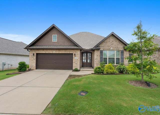 Property at 3025 Crystal Creek Dr, Brownsboro, AL 35741, 4 beds, 3 baths