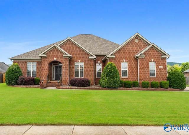 Property at 7578 Crestridge Dr, Owens Cross Roads, AL 35763, 4 beds, 3 baths
