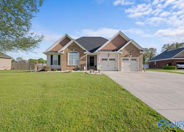Property at 1441 Marshall Way, Southside, AL 35907, 3 beds, 2 baths