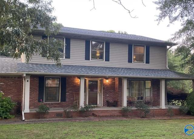 Property at 5620 Spring Creek Dr, Guntersville, AL 35976, 4 beds, 4.5 baths