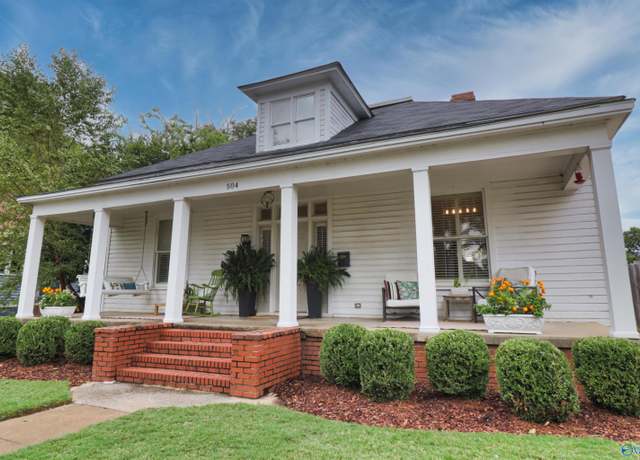 Property at 504 Walnut St, Decatur, AL 35601, 4 beds, 2.5 baths