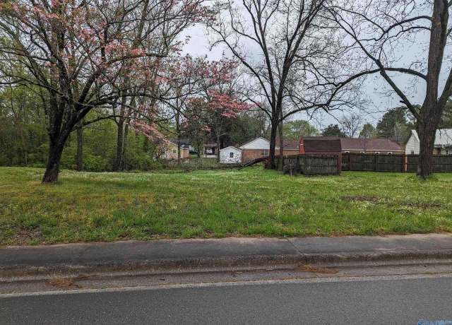 Property at .34 acre College St, Hartselle, AL 35640