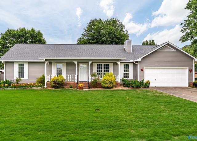 Property at 2009 SW Danbury Cir SW, Huntsville, AL 35803, 3 beds, 2 baths