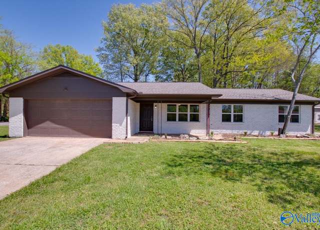 Property at 3615 Squaw Valley Dr SW, Huntsville, AL 35805, 3 beds, 2 baths