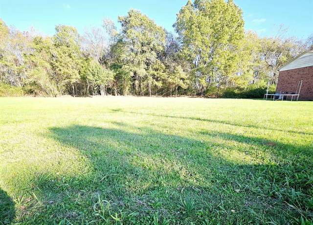 Property at 2910 Wimberly Dr SW, Decatur, AL 35603