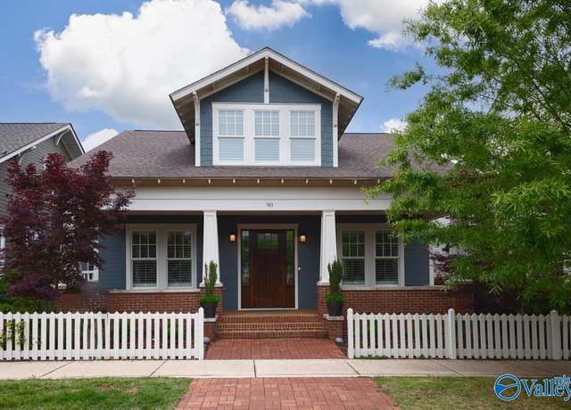 Property at 90 Hillcrest Ave NW, Huntsville, AL 35806, 4 beds, 3.5 baths