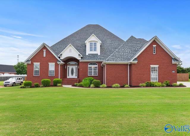 Property at 27683 Kim Dr, Harvest, AL 35749, 4 beds, 3.5 baths