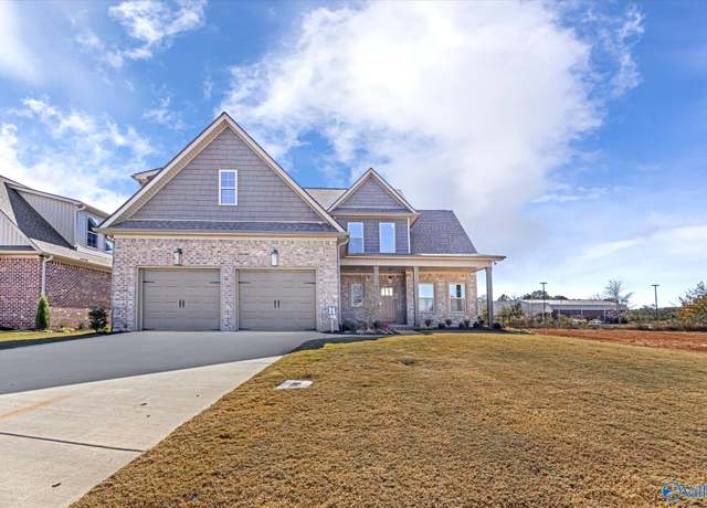 Property at 17908 Longleaf Dr, Athens, AL 35611, 4 beds, 2.5 baths