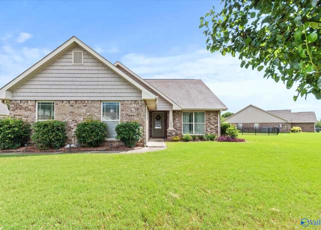 Property at 5052 Montauk Trl SE, Owens Cross Roads, AL 35763, 3 beds, 2 baths
