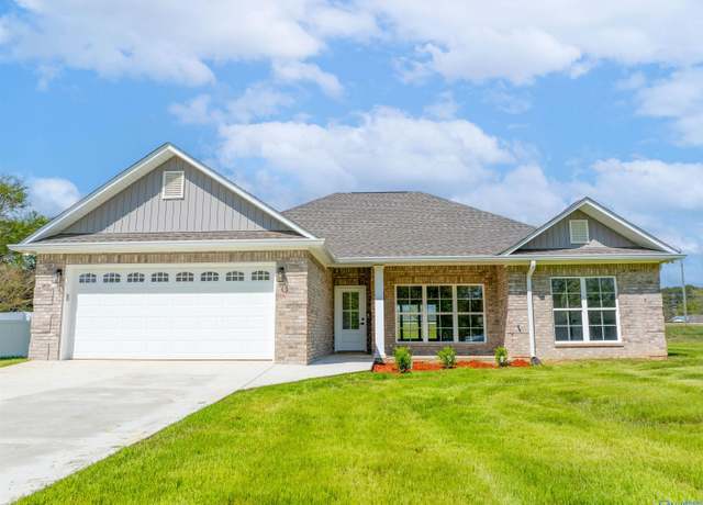 Property at 741 8th St NE, Arab, AL 35016, 3 beds, 2 baths