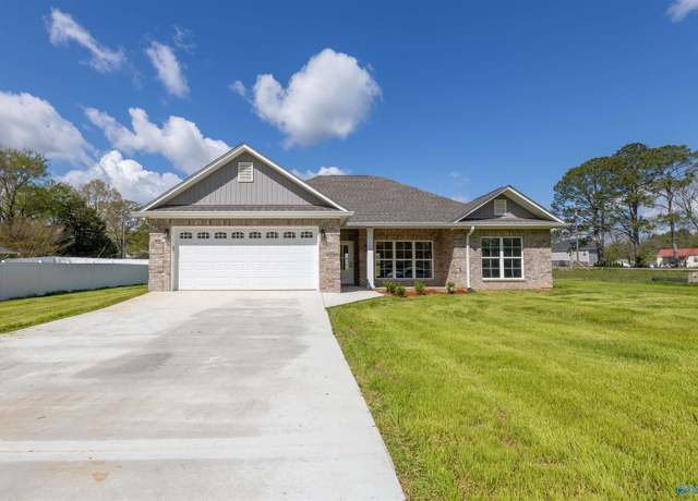 Property at 741 8th St NE, Arab, AL 35016, 3 beds, 2 baths
