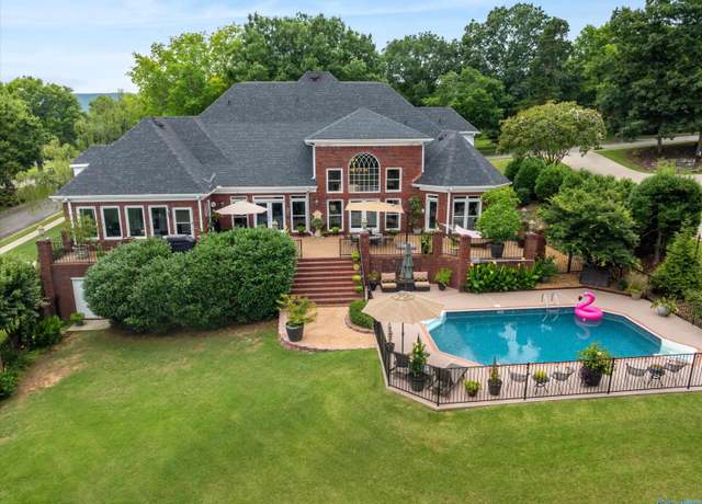 Property at 2901 Honors Row SE, Owens Cross Roads, AL 35763, 4 beds, 3.5 baths