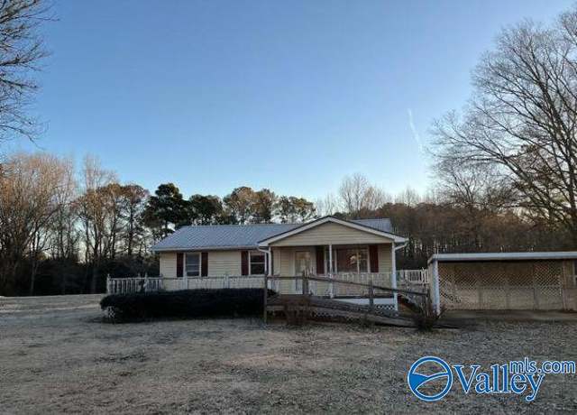 Property at 6328 Snowville Brent Rd, Dora, AL 35062, 2 beds, 1 bath