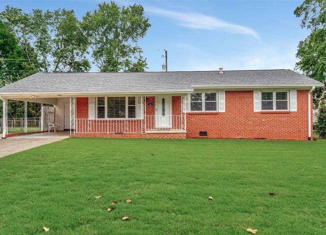 Property at 4212 Mcclain Ln NW, Huntsville, AL 35810, 3 beds, 2 baths