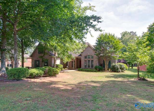 Property at 112 Vaughnwood Trce, Huntsville, AL 35806, 4 beds, 2.5 baths